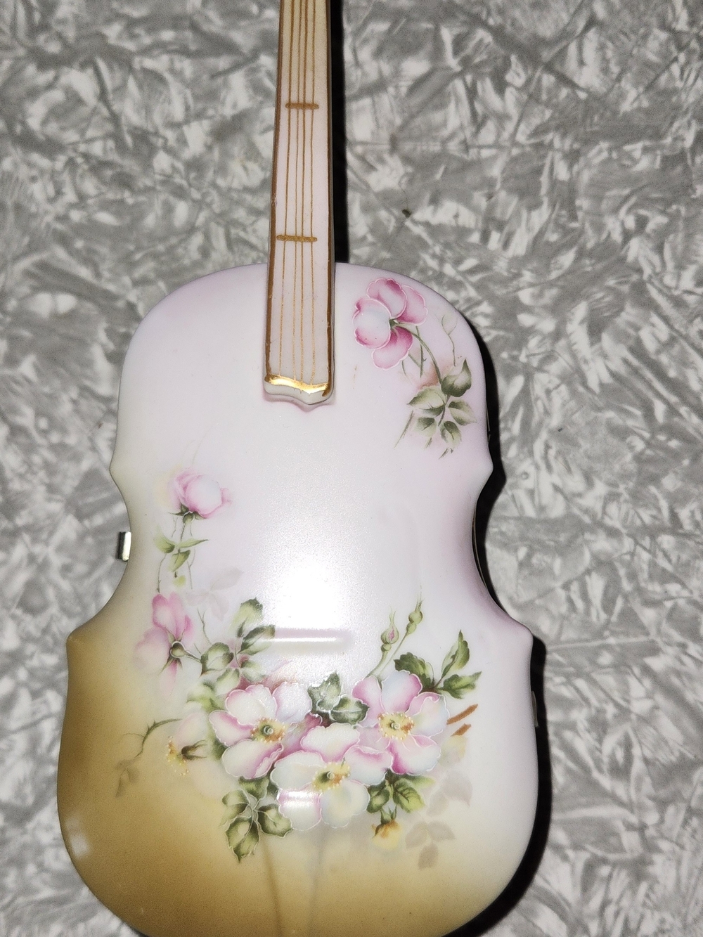Andrea by Sadek Gold-Accented Porcelain Label